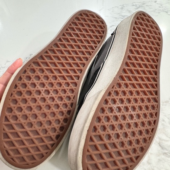 Vans - Picture 4 of 4